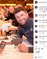 jiuyou.com-“托马茨”再合体！胡梅尔斯社媒晒同穆勒参加羊头牌锦标赛合照