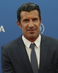 jiuyou.com-菲戈：皇马赛季中途换帅出人意料，需支持阿韦洛亚带完这个赛季