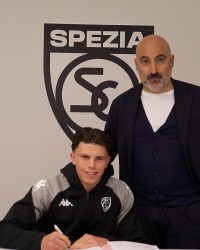 九游体育官网-官方：罗马19岁中场罗马诺租借加盟意乙斯佩齐亚