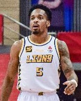 九游体育官网-状态炸裂！巴里-布朗首节11中7高效拿下15分2板2助 打进压哨抛投